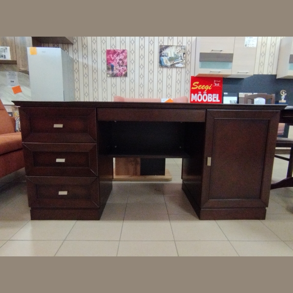 Monaco desk